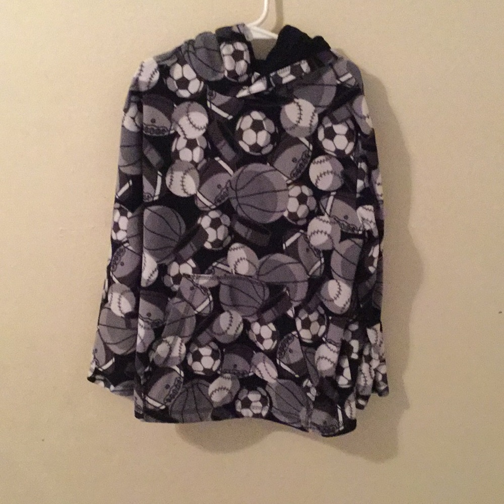 Prospirit kids sports hood includes 1 long pocket